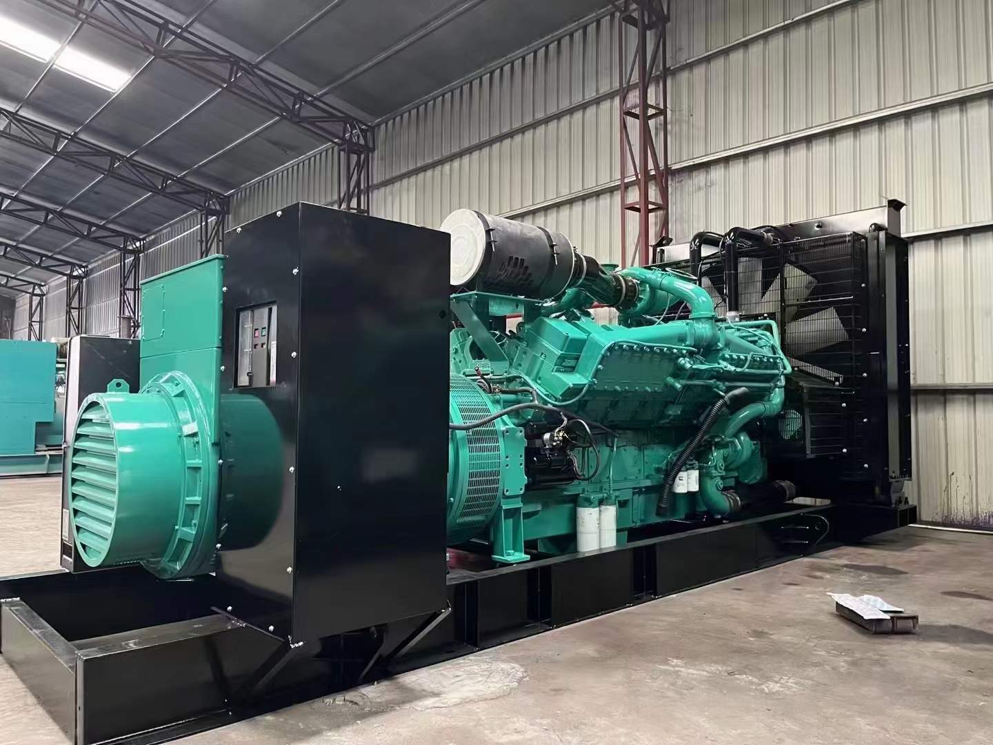 吉利如何降低 800kW 柴油发电机输出电流的波动？