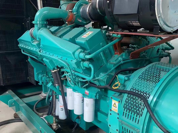 吉利更换100kW柴油发电机组机油时，需要注意哪些事项？